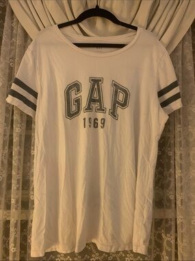 GAP White Short Sleeve Tee with Gray Logo & Sleeve Stripes